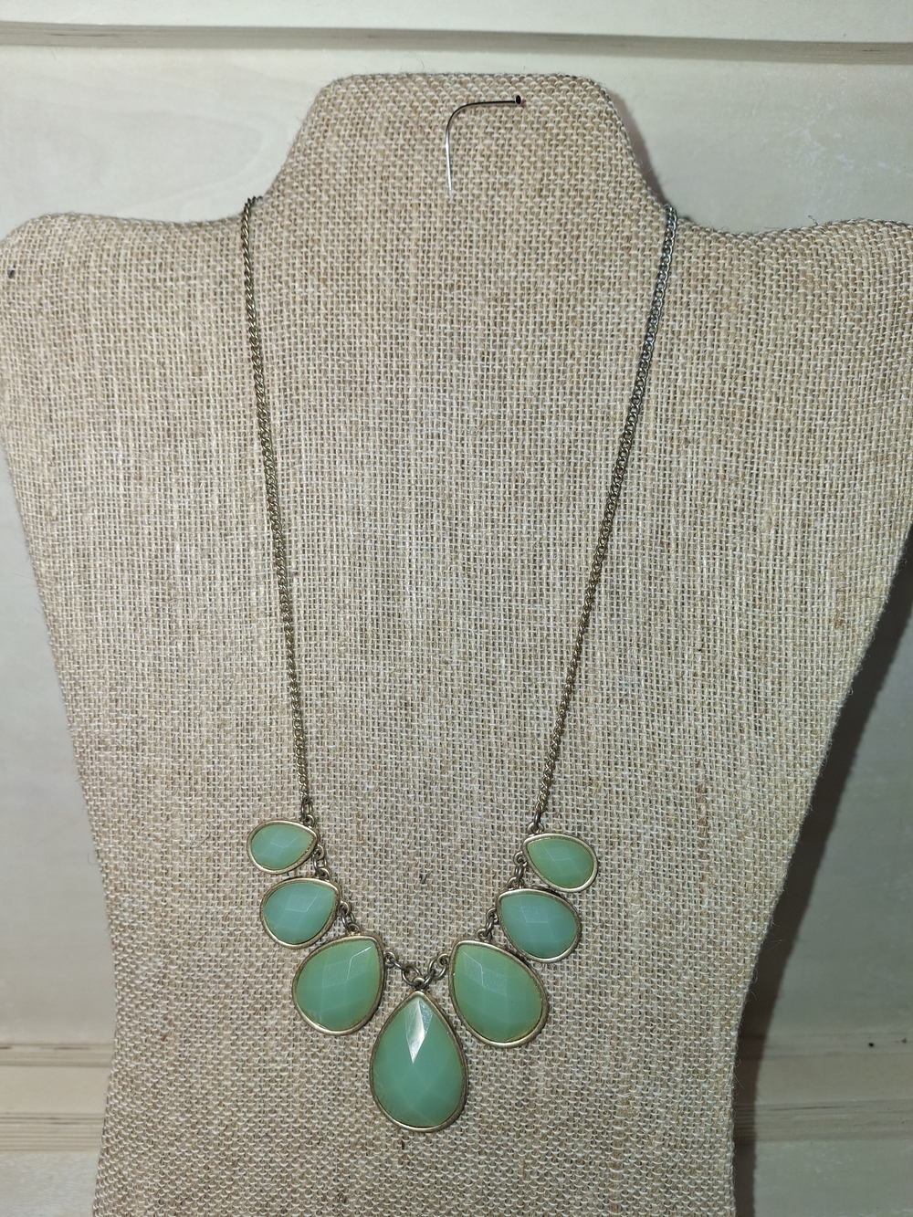 Statement Teardrop Pendant Necklace - Green